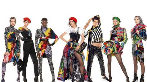 Versace e la campagna fashion più lunga della storia 